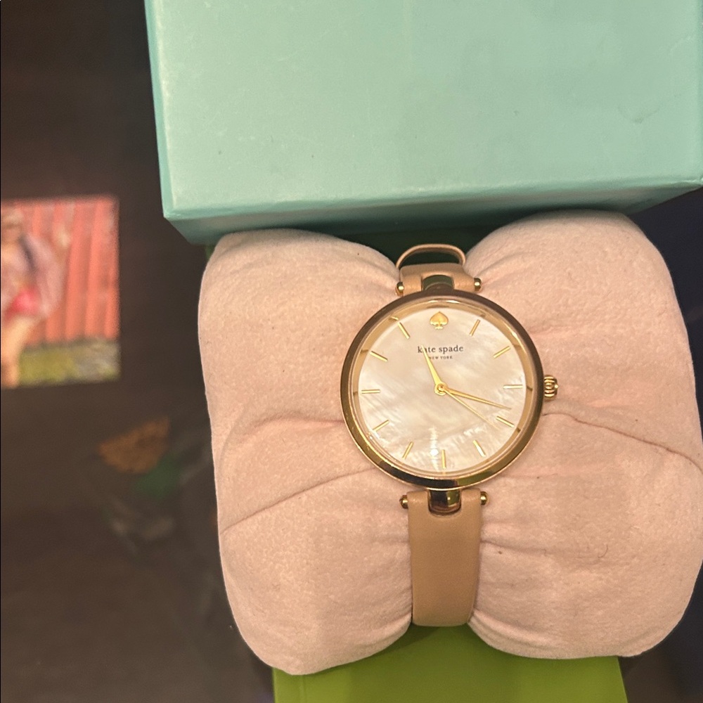 kate spade gold-tone watch with beige strap and mother-of-pearl dial - Picture 2 of 6